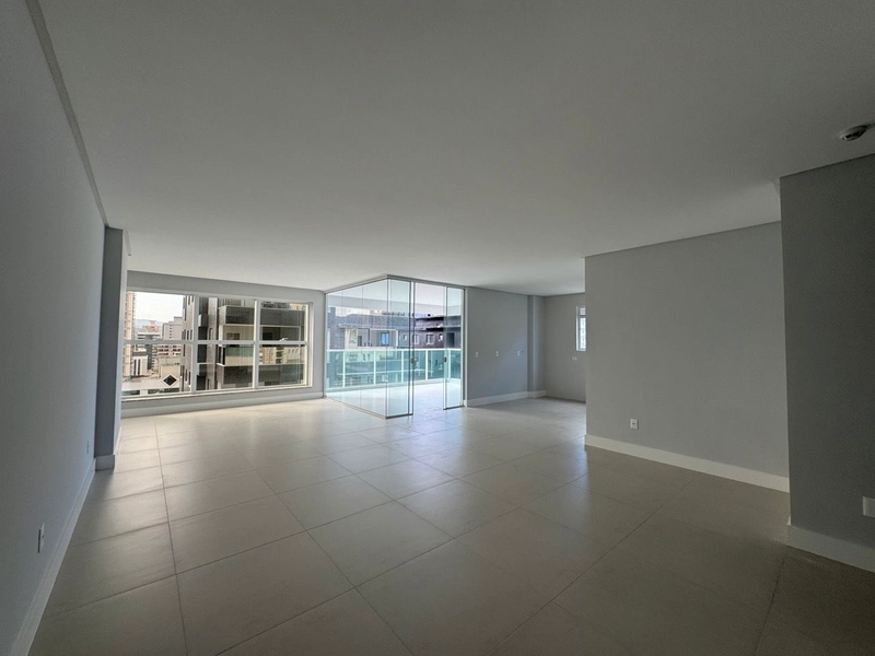 APARTAMENTO EM MEIA PRAIA: 26ª foto da galeria de imagens do imóvel