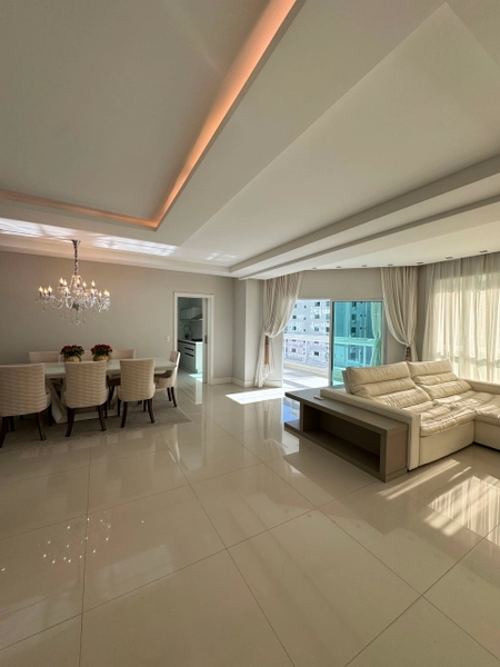 APARTAMENTO DE 4 SUÍTES MOBILIADO EM MEIA PRAIA: 2ª foto da galeria de imagens do imóvel