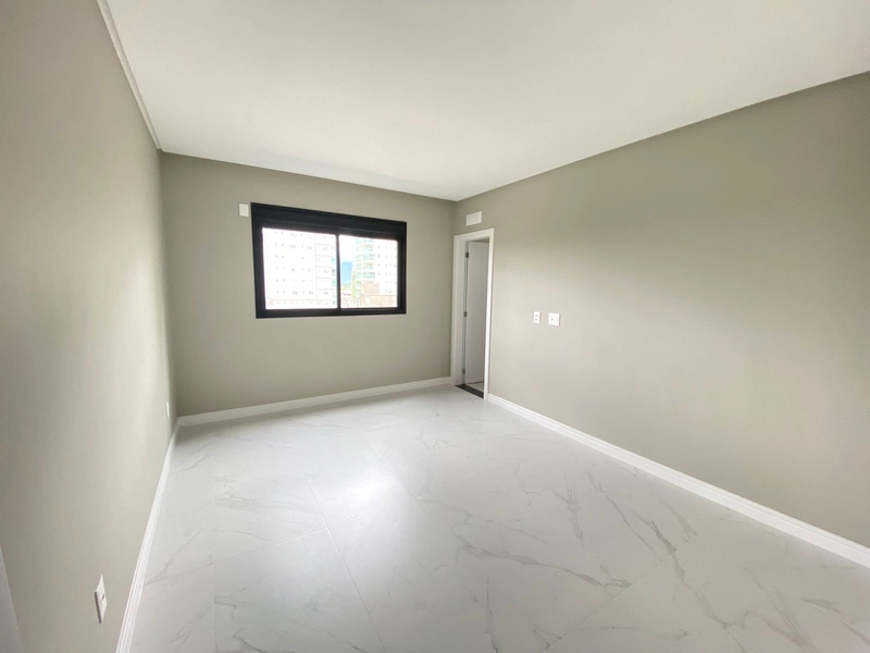 APARTAMENTO EM MEIA PRAIA: 27ª foto da galeria de imagens do imóvel