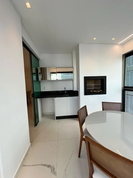 APARTAMENTO MOBILIADO EM MEIA PRAIA: 18ª foto da galeria de imagens do imóvel