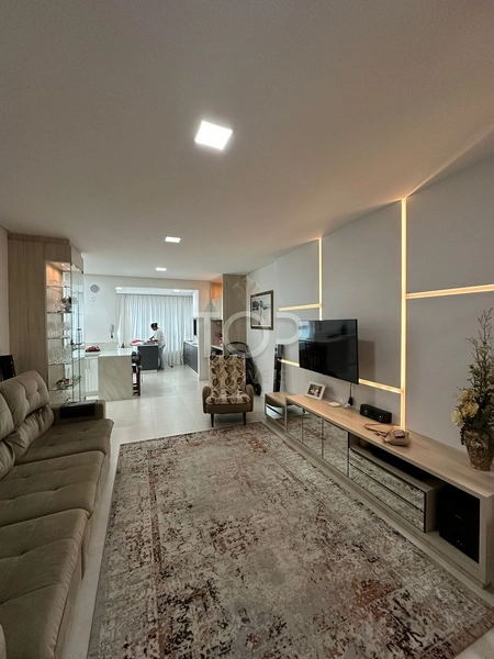 APARTAMENTO MOBILIADO EM MEIA PRAIA: 1ª foto da galeria de imagens do imóvel