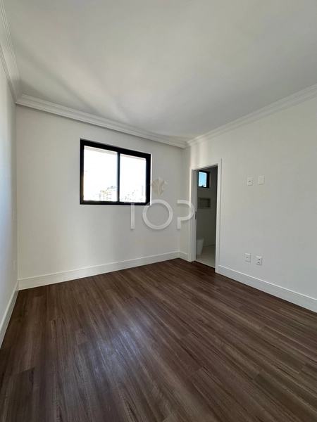 APARTAMENTO PRONTO EM MEIA PRAIA: 2ª foto da galeria de imagens do imóvel