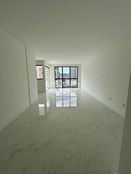 APARTAMENTO PRONTO EM MEIA PRAIA: 3ª foto da galeria de imagens do imóvel