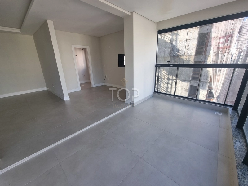 APARTAMENTO EM MEIA PRAIA: 2ª foto da galeria de imagens do imóvel