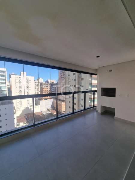 APARTAMENTO EM MEIA PRAIA: 1ª foto da galeria de imagens do imóvel