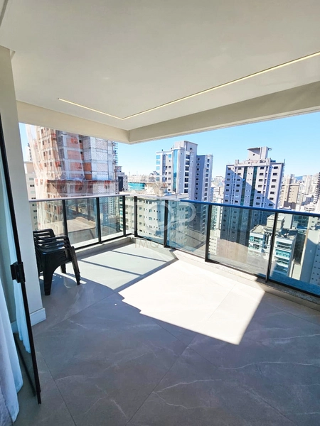APARTAMENTO EM MEIA PRAIA: 2ª foto da galeria de imagens do imóvel
