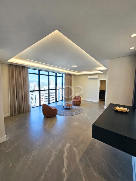 APARTAMENTO EM MEIA PRAIA: 3ª foto da galeria de imagens do imóvel