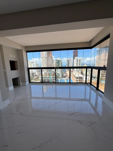 APARTAMENTO PRONTO NO CENTRO DE ITAPEMA: 3ª foto da galeria de imagens do imóvel