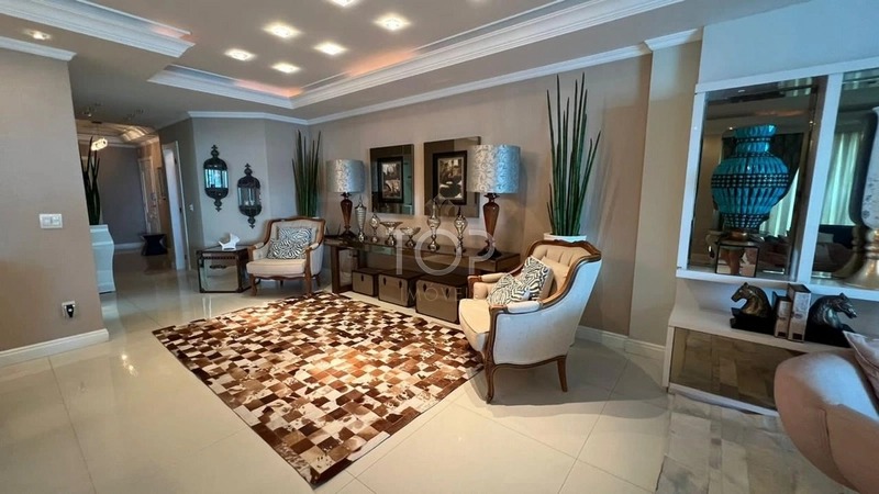 APARTAMENTO MOBILIADO COM VISTA MAR EM MEIA PRAIA: 3ª foto da galeria de imagens do imóvel