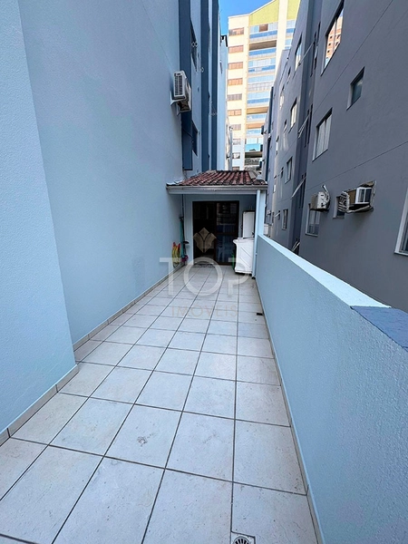 APARTAMENTO DIFERENCIADO A 200 METROS DO MAR EM MEIA PRAIA ITAPEMA-SC: 10ª foto da galeria de imagens do imóvel