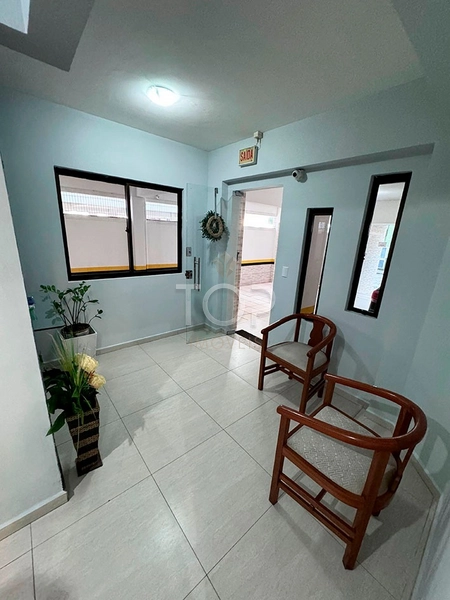 APARTAMENTO DIFERENCIADO A 200 METROS DO MAR EM MEIA PRAIA ITAPEMA-SC: 2ª foto da galeria de imagens do imóvel