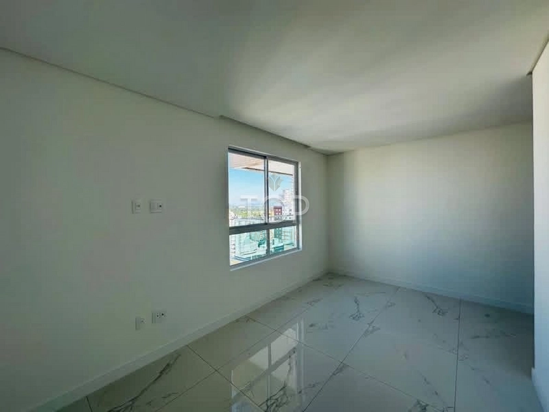 SOFISTICAÇÃO E CONFORTO NO CORAÇÃO DE MEIA PRAIA: 16ª foto da galeria de imagens do imóvel