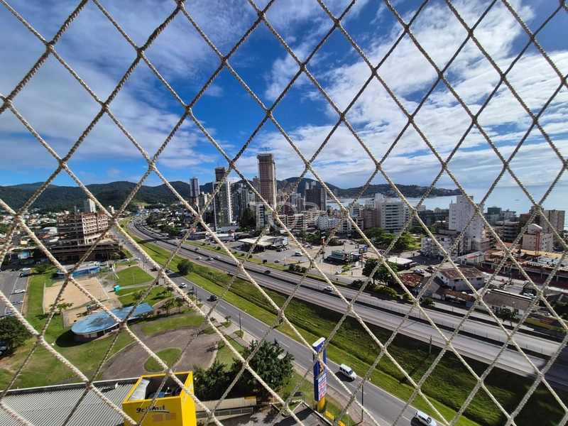 APARTAMENTO VISTA MAR EM ITAPEMA: 3ª foto da galeria de imagens do imóvel