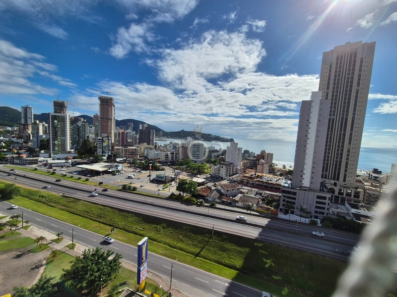 APARTAMENTO VISTA MAR EM ITAPEMA: 1ª foto da galeria de imagens do imóvel