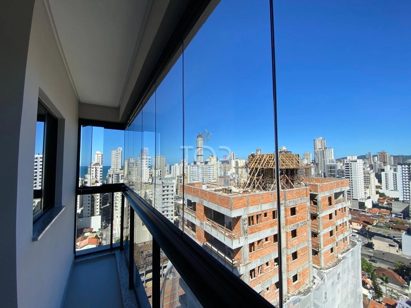 APARTAMENTO PRONTO COM VISTA PARA O MAR EM MEIA PRAIA: 3ª foto da galeria de imagens do imóvel