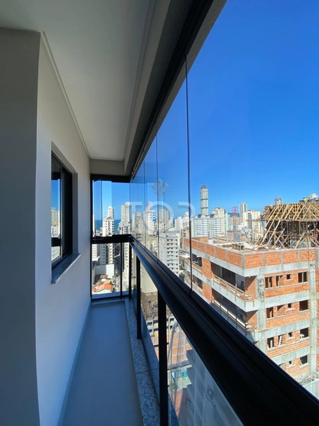 APARTAMENTO PRONTO COM VISTA PARA O MAR EM MEIA PRAIA: 22ª foto da galeria de imagens do imóvel