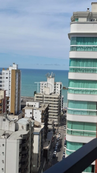 APARTAMENTO PRONTO DE ALTO PADRAO COM VISTA PARA O MAR EM MEIA PRAIA: 16ª foto da galeria de imagens do imóvel