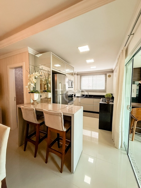 APARTAMENTO MOBILIADO PRONTO PARA MORAR EM MEIA PRAIA: 3ª foto da galeria de imagens do imóvel