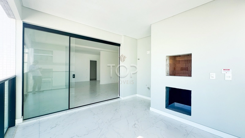 APARTAMENTO PRONTO EM MEIA PRAIA: 2ª foto da galeria de imagens do imóvel