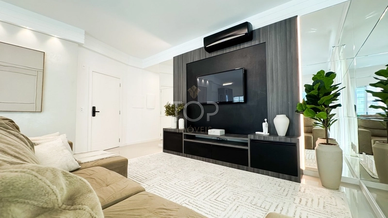 APARTAMENTO MOBILIADO COM VISTA PARA O MAR EM MEIA PRAIA: 12ª foto da galeria de imagens do imóvel