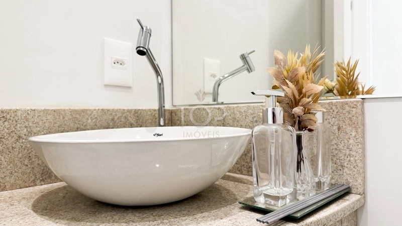 APARTAMENTO MOBILIADO COM VISTA PARA O MAR EM MEIA PRAIA: 19ª foto da galeria de imagens do imóvel