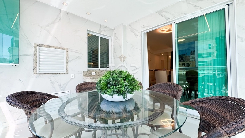 APARTAMENTO MOBILIADO COM VISTA PARA O MAR EM MEIA PRAIA: 21ª foto da galeria de imagens do imóvel