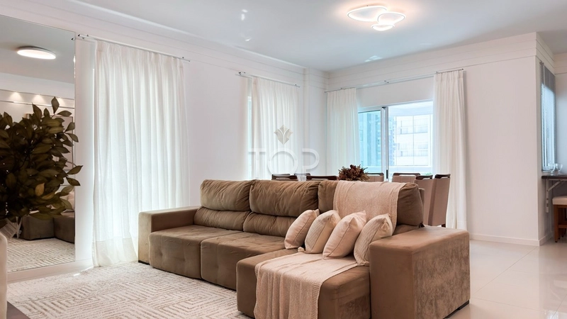 APARTAMENTO MOBILIADO COM VISTA PARA O MAR EM MEIA PRAIA: 7ª foto da galeria de imagens do imóvel