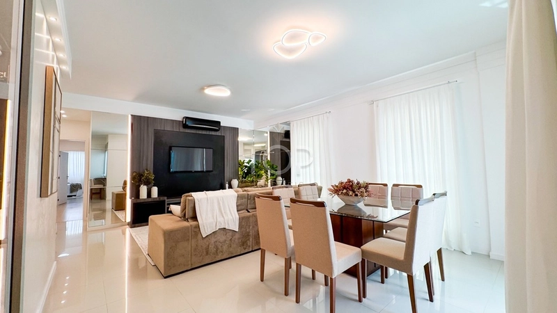 APARTAMENTO MOBILIADO COM VISTA PARA O MAR EM MEIA PRAIA: 10ª foto da galeria de imagens do imóvel