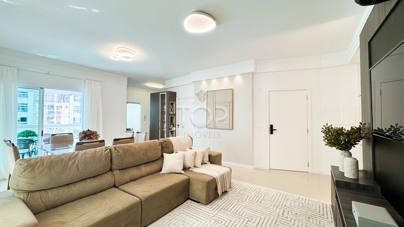 APARTAMENTO MOBILIADO COM VISTA PARA O MAR EM MEIA PRAIA: 8ª foto da galeria de imagens do imóvel