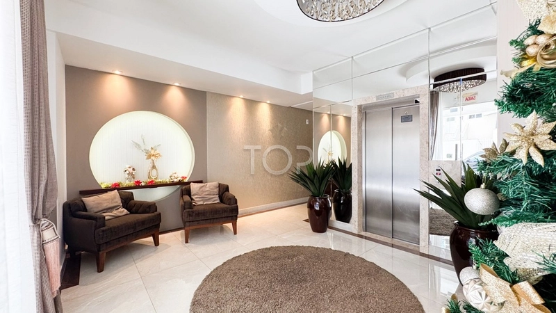 APARTAMENTO MOBILIADO COM VISTA PARA O MAR EM MEIA PRAIA: 4ª foto da galeria de imagens do imóvel