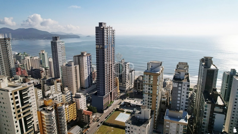 APARTAMENTO A 120M DO MAR EM ITAPEMA MEIA PRAIA: 1ª foto da galeria de imagens do imóvel