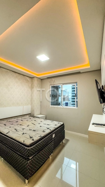 FINAMENTE MOBILIADO EM MEIA PRAIA: 5ª foto da galeria de imagens do imóvel