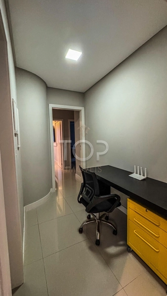 FINAMENTE MOBILIADO EM MEIA PRAIA: 6ª foto da galeria de imagens do imóvel