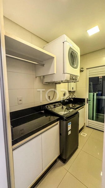 FINAMENTE MOBILIADO EM MEIA PRAIA: 9ª foto da galeria de imagens do imóvel