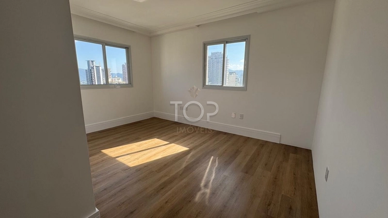 APARTAMENTO PRONTO COM VISTA PARA O MAR EM MEIA PRAIA: 19ª foto da galeria de imagens do imóvel