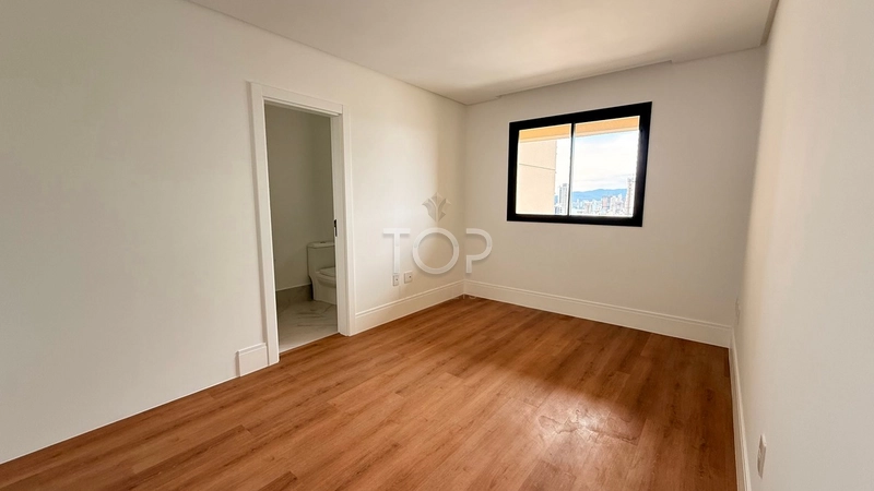 APARTAMENTO COM VISTA PARA O MAR EM MEIA PRAIA: 20ª foto da galeria de imagens do imóvel