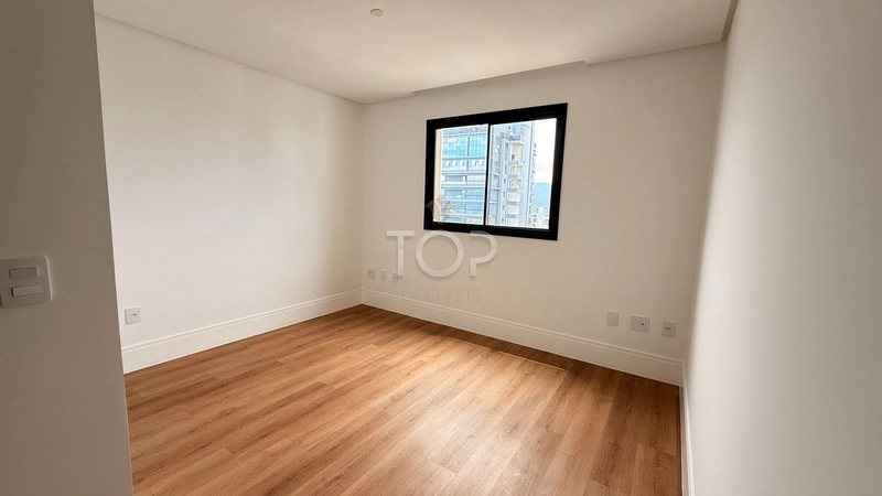 APARTAMENTO COM VISTA PARA O MAR EM MEIA PRAIA: 11ª foto da galeria de imagens do imóvel