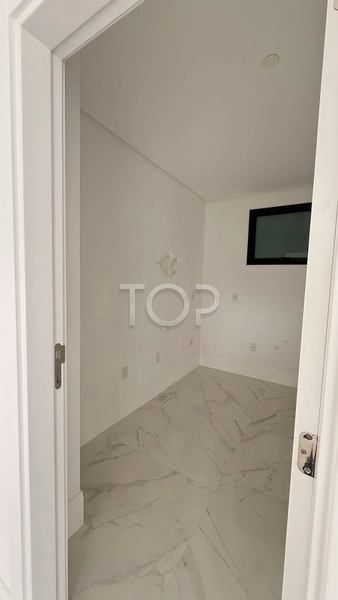 APARTAMENTO COM VISTA PARA O MAR EM MEIA PRAIA: 12ª foto da galeria de imagens do imóvel