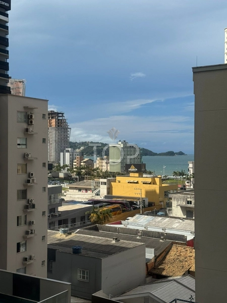 APARTAMENTO PRONTO COM VISTA PARA O MAR EM ITAPEMA: 3ª foto da galeria de imagens do imóvel