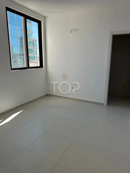 PRONTO PARA MORAR EM MEIA PRAIA: 10ª foto da galeria de imagens do imóvel