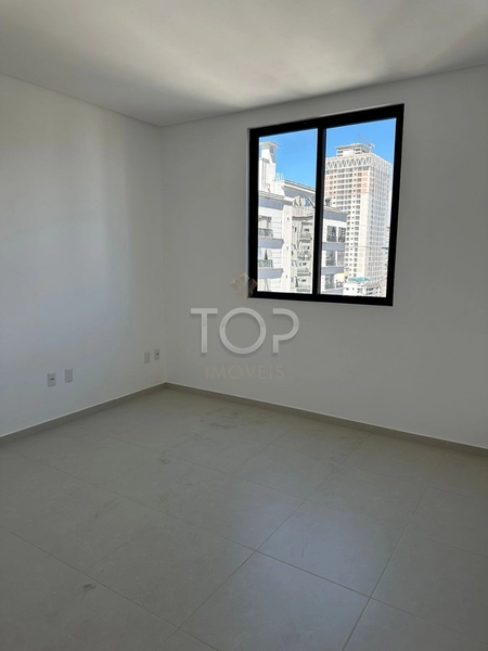 PRONTO PARA MORAR EM MEIA PRAIA: 13ª foto da galeria de imagens do imóvel