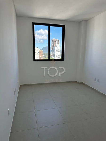 PRONTO PARA MORAR EM MEIA PRAIA: 2ª foto da galeria de imagens do imóvel