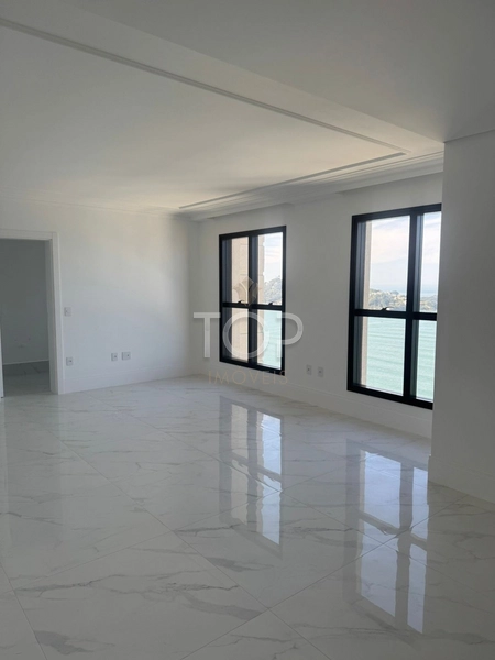 APARTAMENTO COM VISTA PARA O MAR EM MEIA PRAIA: 5ª foto da galeria de imagens do imóvel