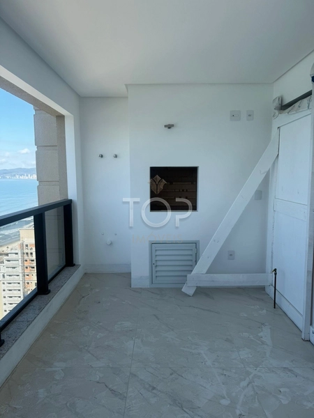 APARTAMENTO COM VISTA PARA O MAR EM MEIA PRAIA: 7ª foto da galeria de imagens do imóvel