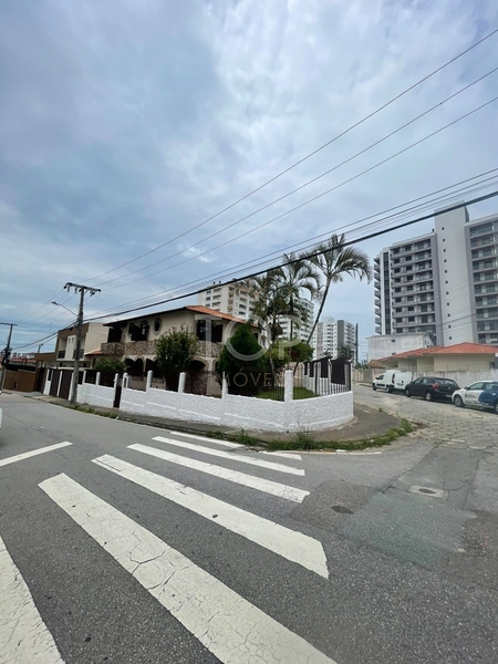 LINDA CASA EM FLORIANÓPOLIS: 19ª foto da galeria de imagens do imóvel