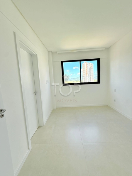 APARTAMENTO PRONTO PARA MORAR EM MEIA PRAIA: 4ª foto da galeria de imagens do imóvel