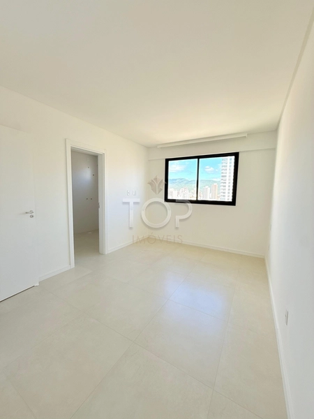 APARTAMENTO PRONTO PARA MORAR EM MEIA PRAIA: 2ª foto da galeria de imagens do imóvel