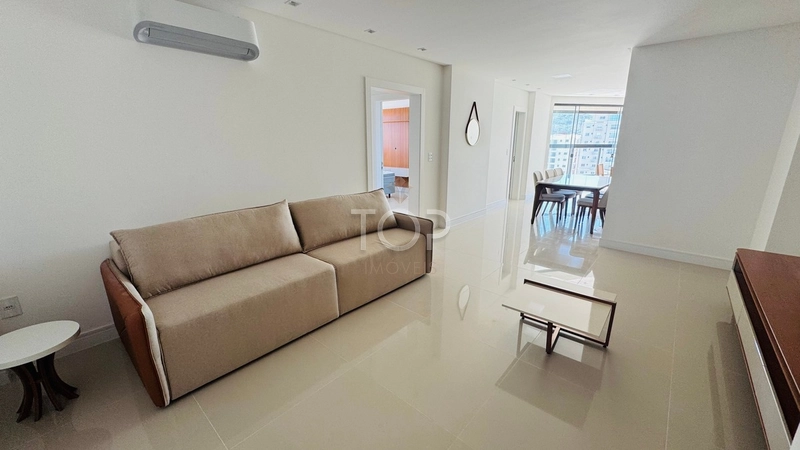 Apartamento pronto na Meia Praia: 4ª foto da galeria de imagens do imóvel