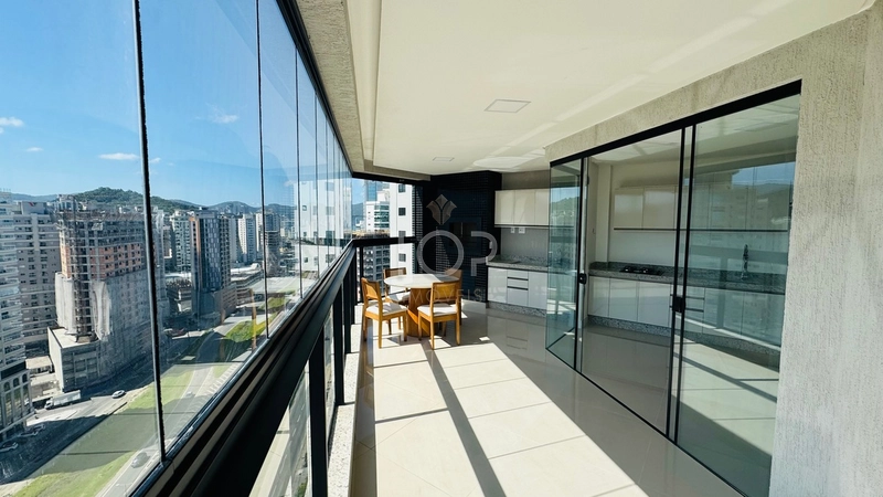 Apartamento pronto na Meia Praia: 2ª foto da galeria de imagens do imóvel