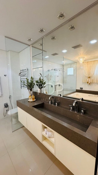 FRENTE MAR FINAMENTE MOBILIADO EM MEIA PRAIA: 49ª foto da galeria de imagens do imóvel